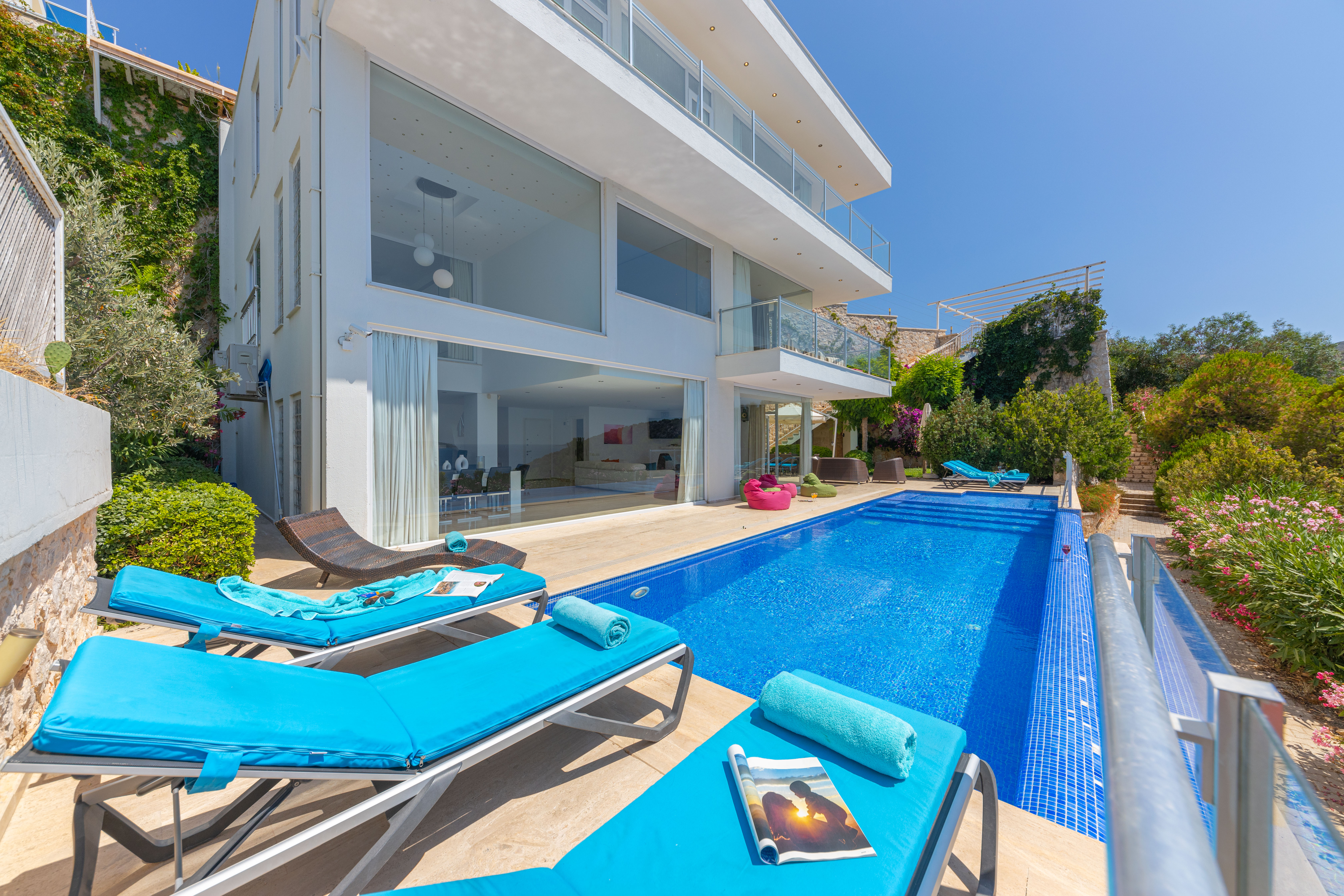 The terrace at night